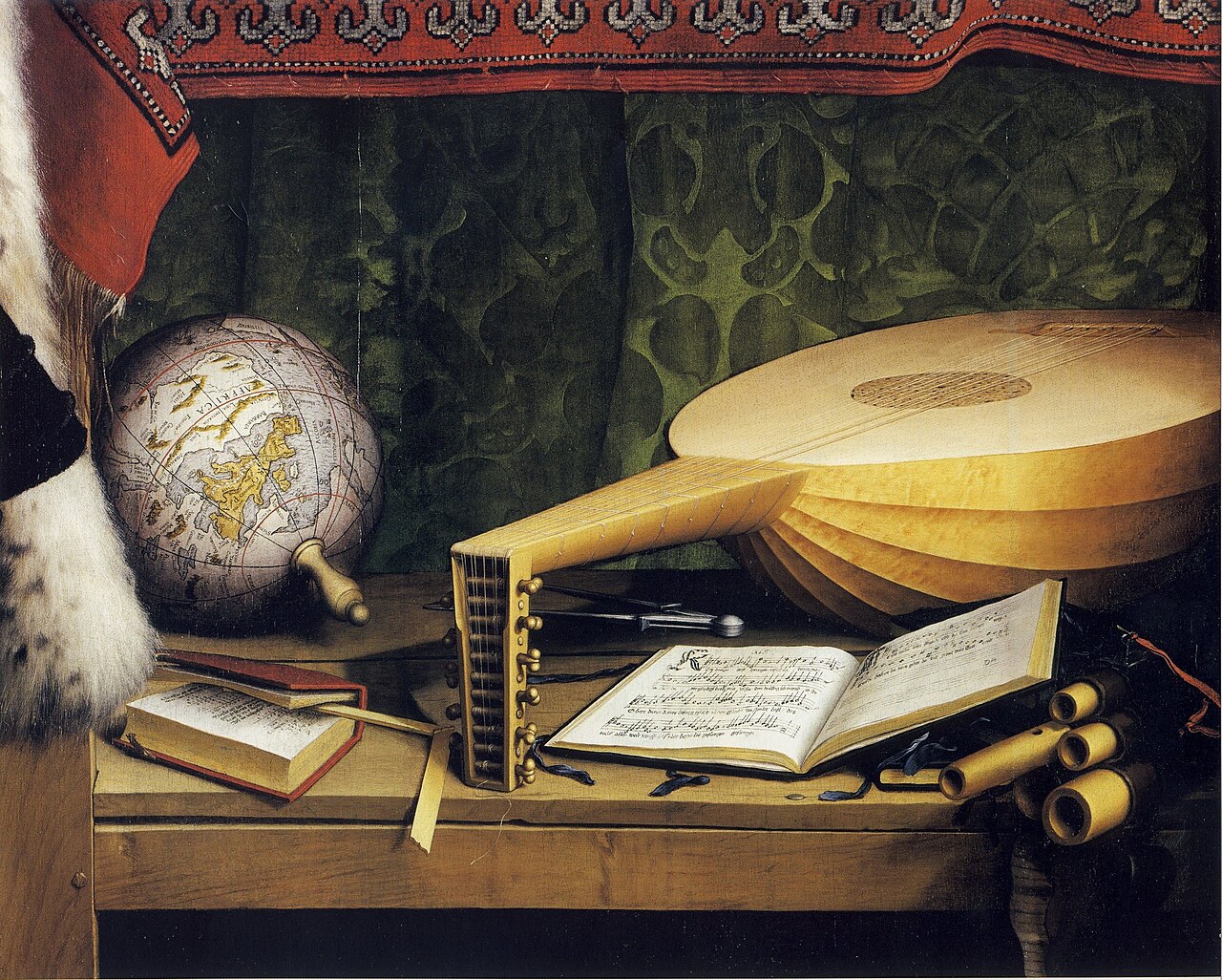 Detalhe da pintura Os Embaixadores com um globo terrestre, alaúde, livros e flautas.